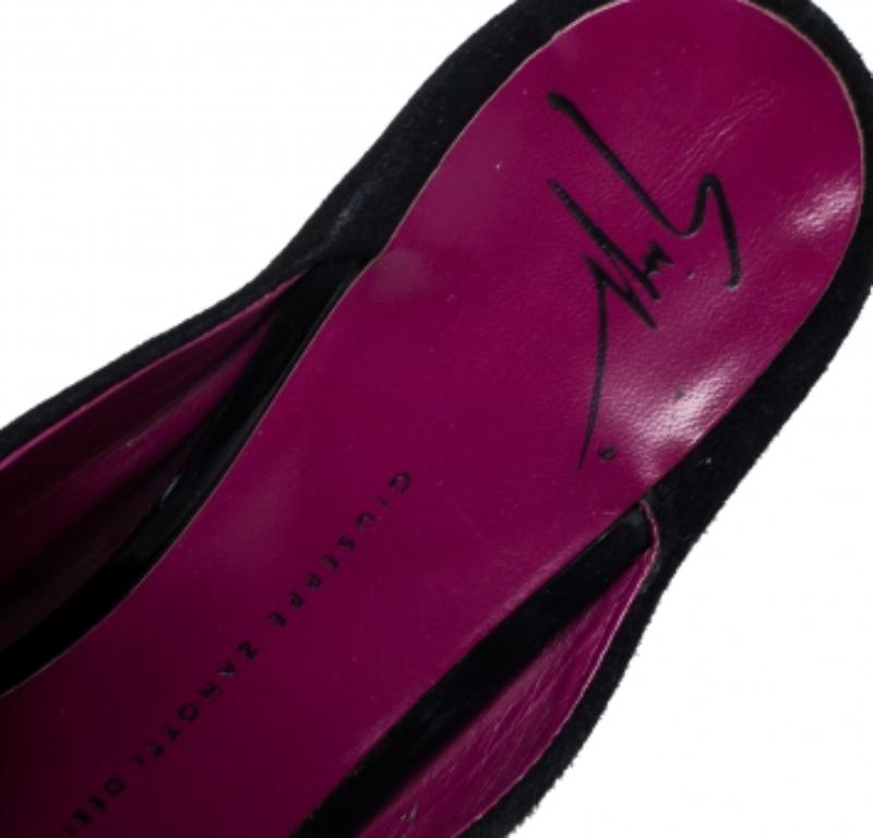 Giuseppe Zanotti Schwarze Pantoletten aus Wildleder mit offener Zehe Größe 40,5 Damen im Angebot