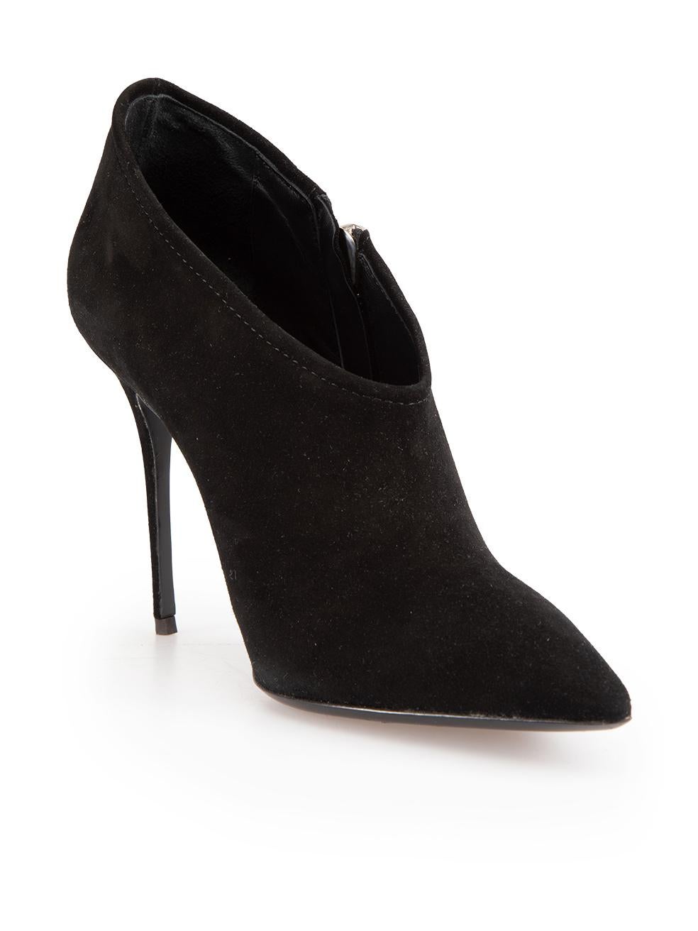 CONDITION is Very good. Minimal wear to the boots is evident. Light discolouration to the sides of the right shoe and the back of both shoes on this used Giuseppe Zanotti designer resale item. This item comes with an original dust bag and box.
 
 
