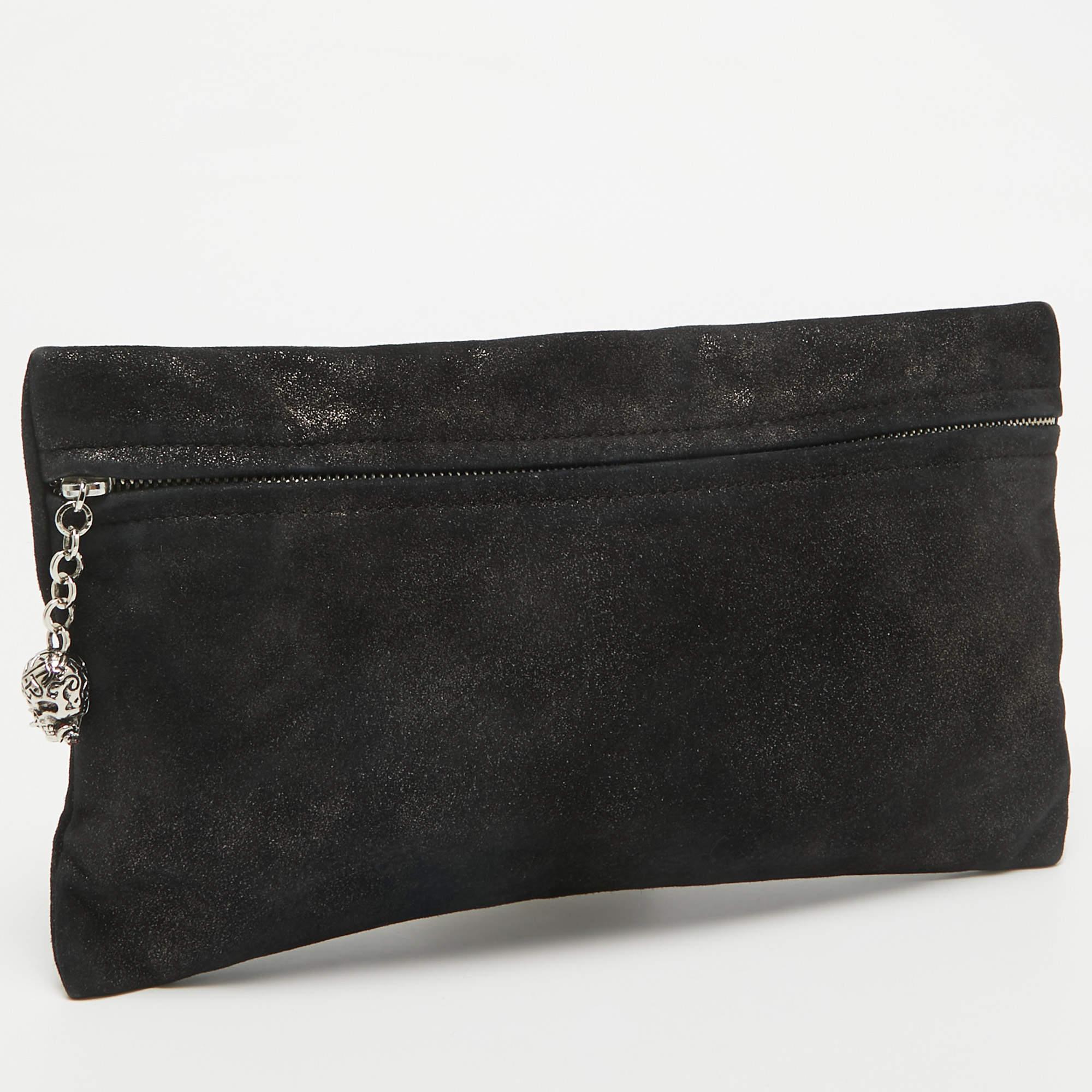 Giuseppe Zanotti Schwarz Wildleder Totenkopf Zip Clutch im Zustand „Gut“ im Angebot in Dubai, Al Qouz 2