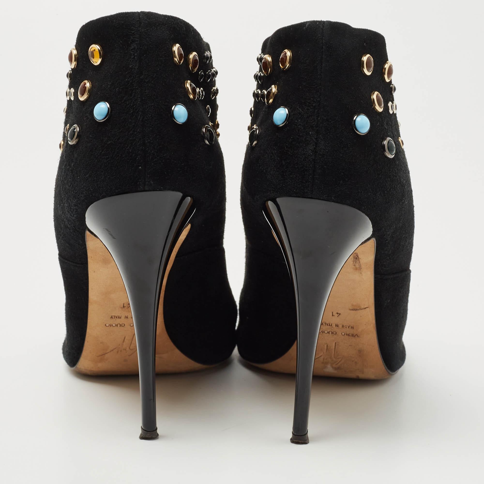Giuseppe Zanotti Bottes cloutées en daim noir Taille 41 Pour femmes en vente