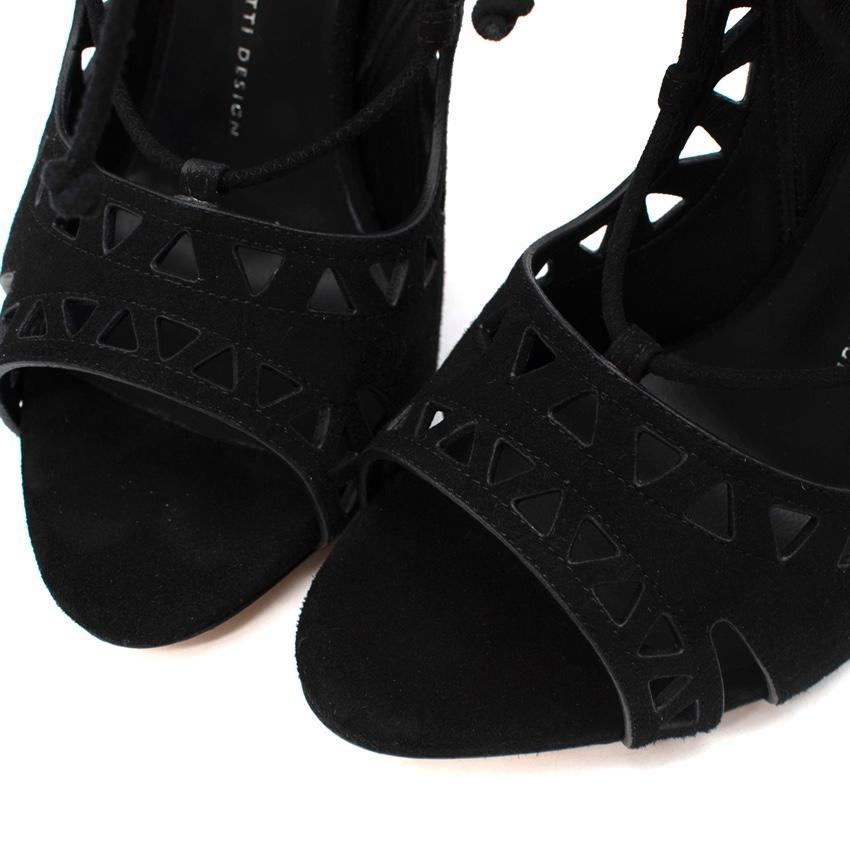 Sandalias de tacón Giuseppe Zanotti Tatuaje de ante negro con corte láser en venta 1