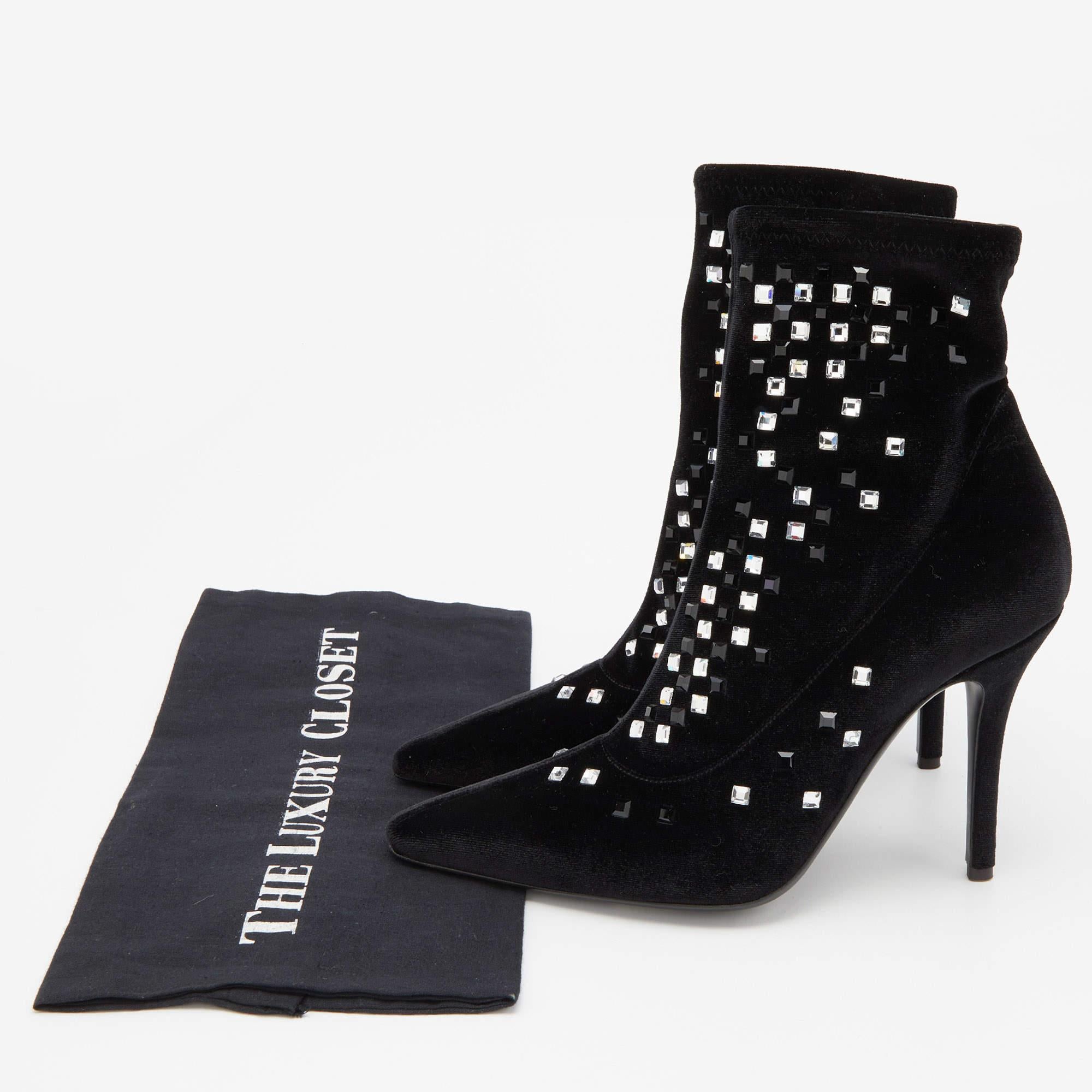 Giuseppe Zanotti Black Velvet Crystal Embellished Ankle Booties Size 38 For Sale 5