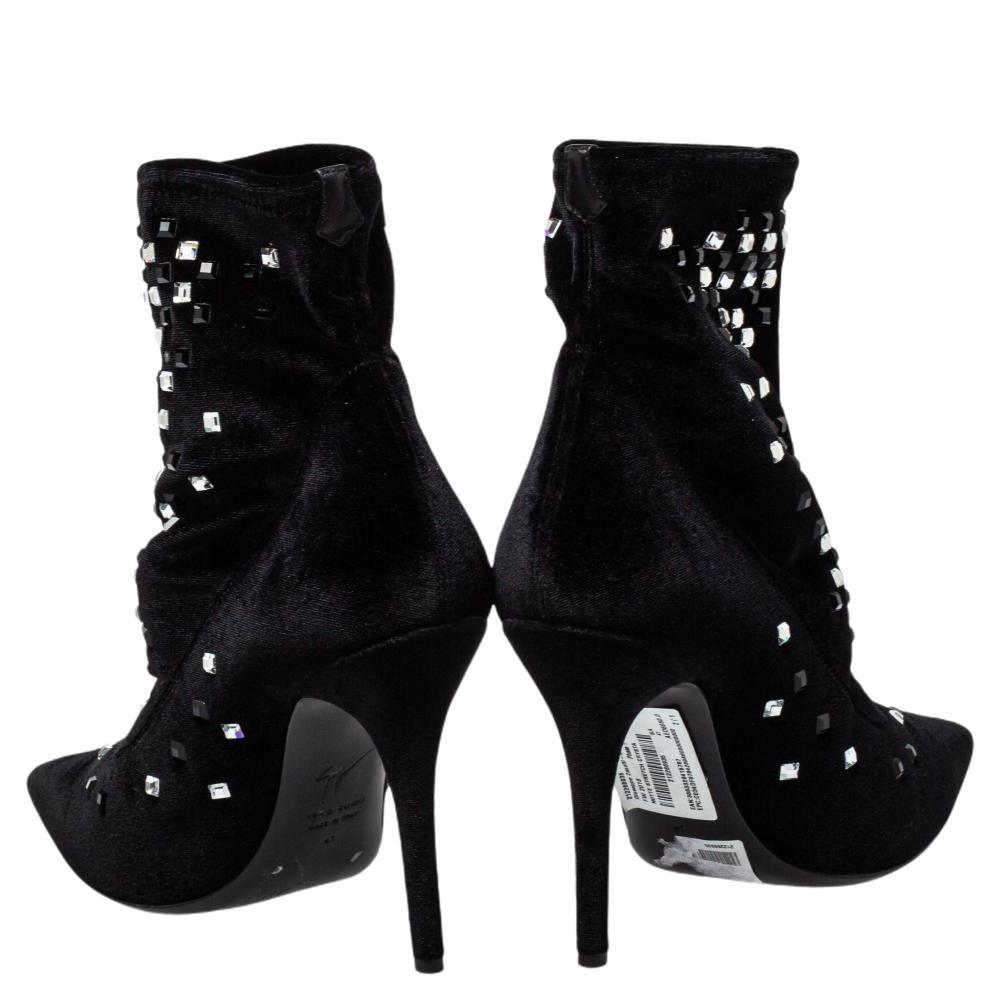 Giuseppe Zanotti Black Velvet Embellished Ankle Boots Size 41 In New Condition In Dubai, Al Qouz 2