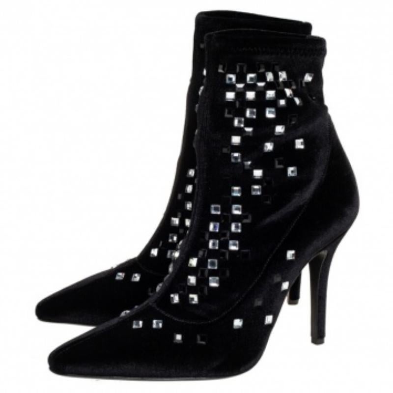 Giuseppe Zanotti Black Velvet Embellished Boots Size 37 In Good Condition For Sale In Dubai, Al Qouz 2