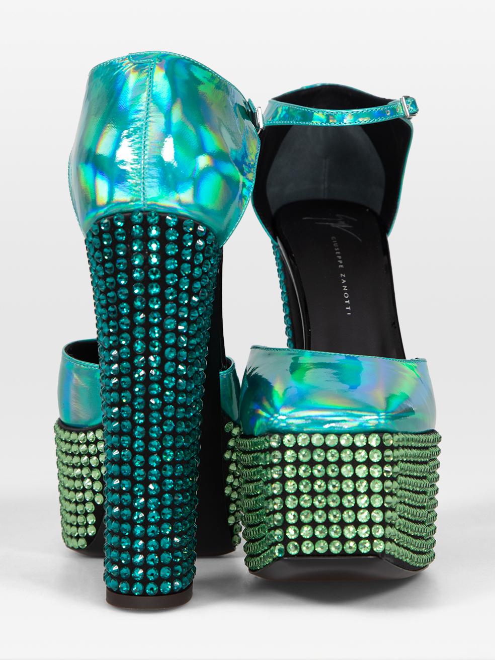Giuseppe Zanotti Blau Metallic Bebe Strass Heels Größe IT 38.5 (Schwarz) im Angebot