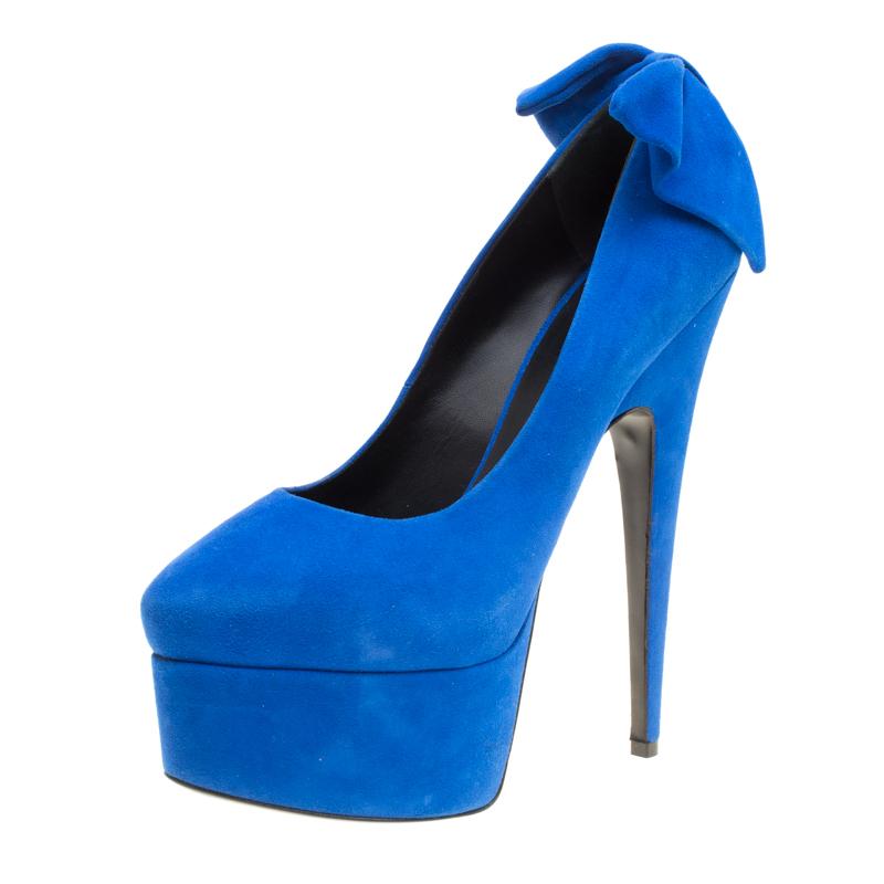 Giuseppe Zanotti never fails to impress and these Debra Bow pumps are a strong testimony to that. These blue pumps are crafted from suede and feature almond toes, comfortable leather lined insoles, a lovely bow detailing on the heel counters, 17.5