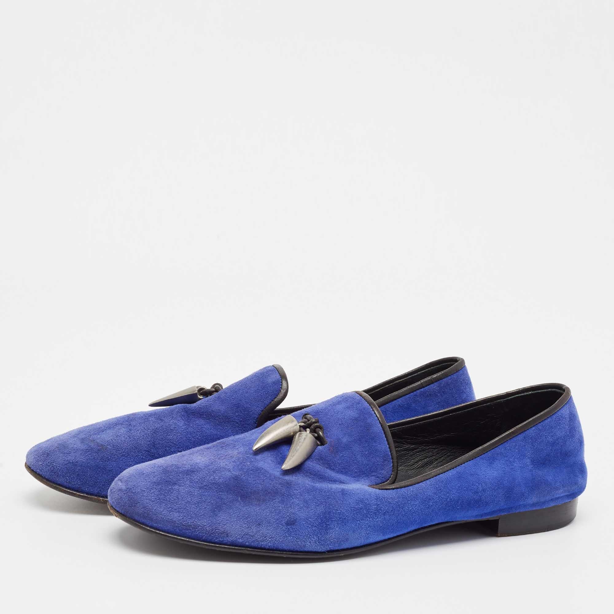 To perfectly complement your attires we bring you this pair of loafers that speak nothing but style. The shoes have been crafted with skill and are designed to be easy to slip on. They are just the right choice to complement your fashionable side.