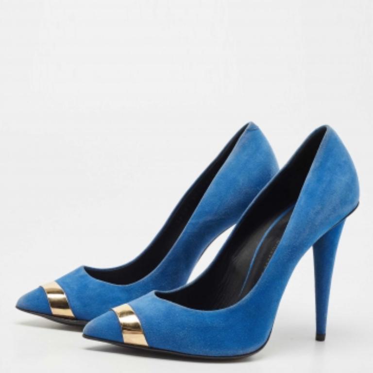 Haz una declaración de estilo chic con estos zapatos de salón de diseño. Presentan tacones robustos y suelas duraderas, ¡perfectos para tus salidas a la moda!