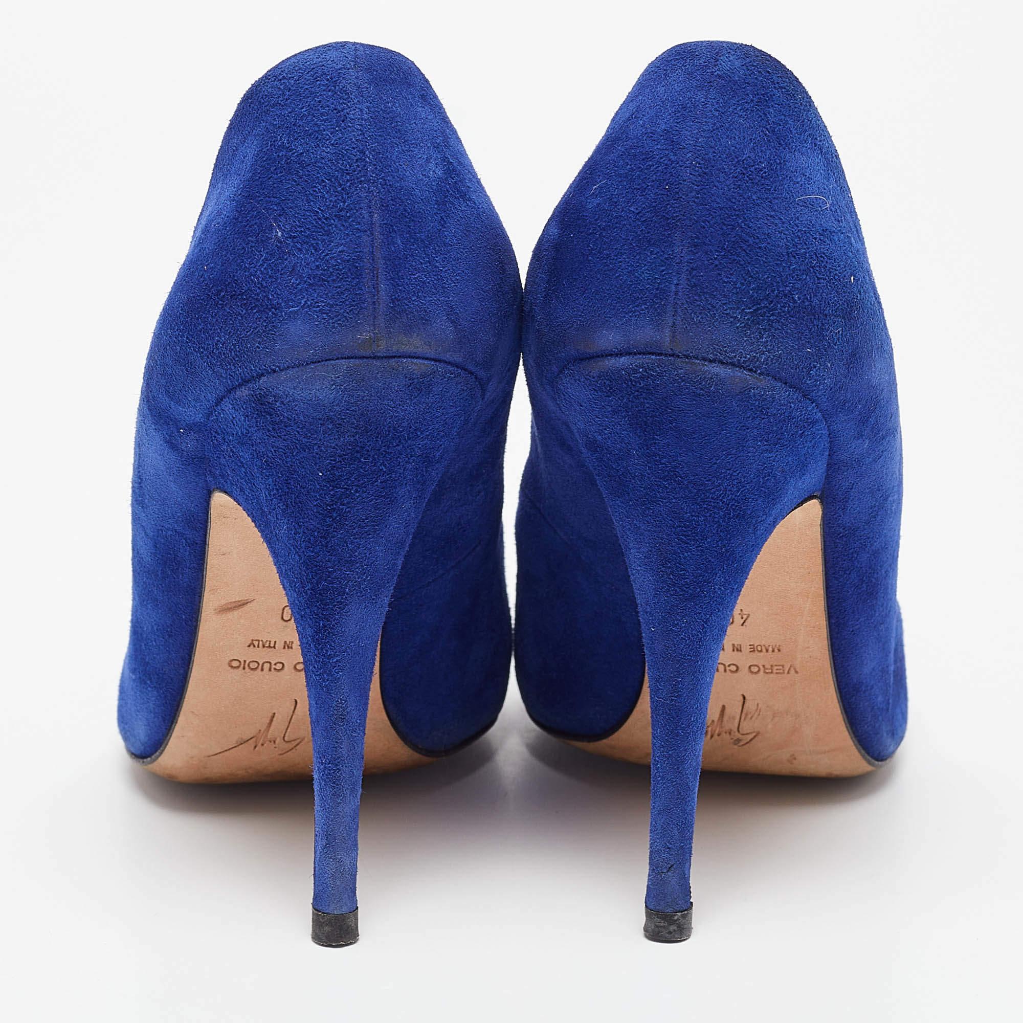Giuseppe Zanotti escarpins à bout rond en daim bleu taille 40 Pour femmes en vente