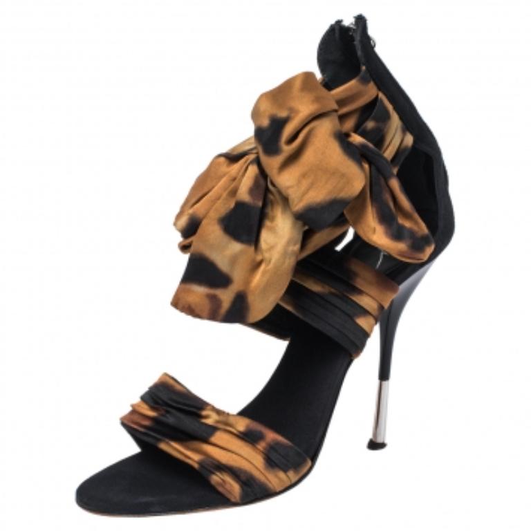 Giuseppe Zanotti Brown/Black Fabric And Leather Bow Ankle Cuff Sandals Size 38 In Good Condition For Sale In Dubai, Al Qouz 2