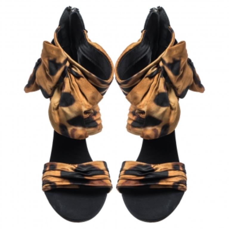 Giuseppe Zanotti Brown/Black Fabric And Leather Bow Ankle Cuff Sandals Size 38 For Sale 1