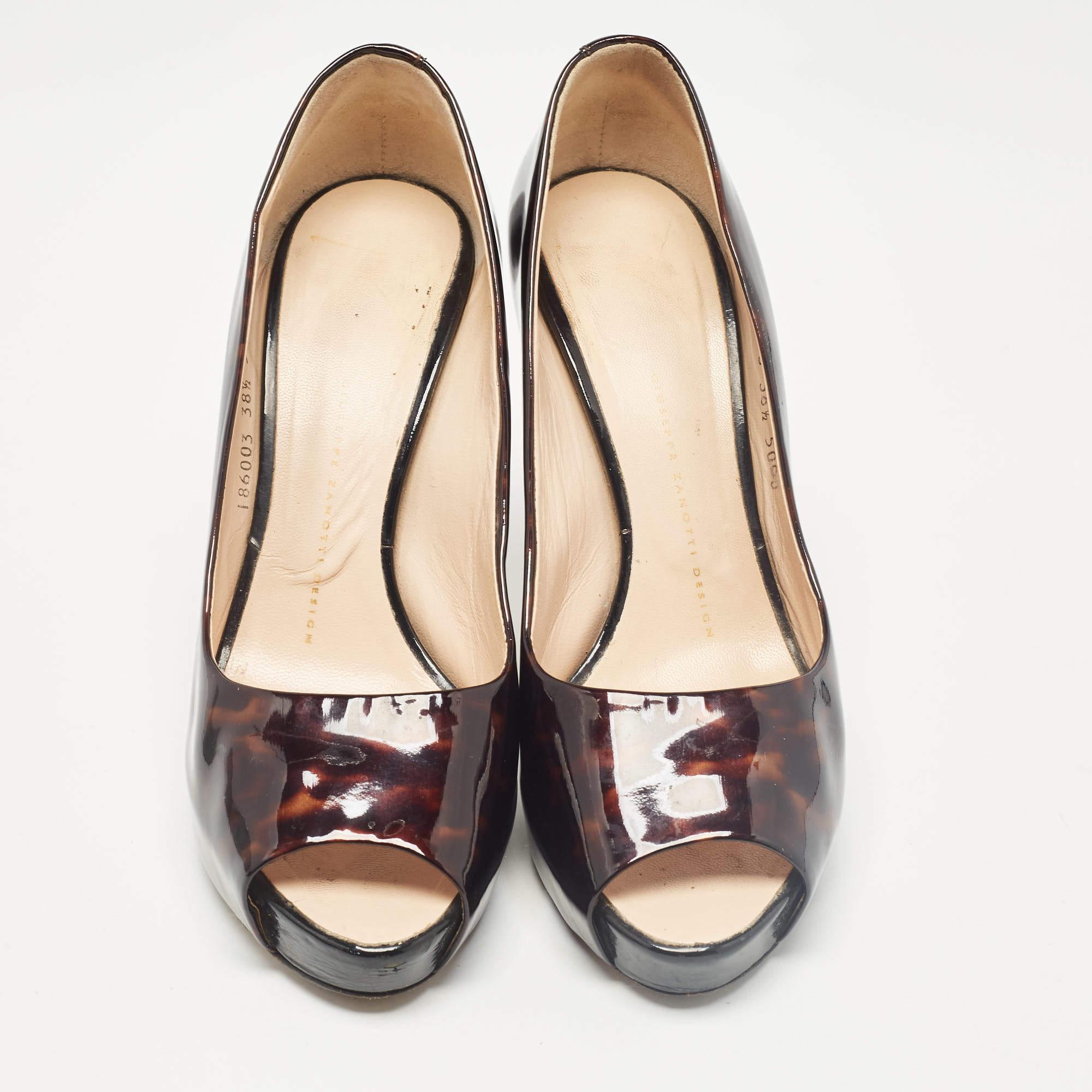Giuseppe Zanotti Bombas con punta de charol estampado marrón/negro talla 38.5 Negro en venta