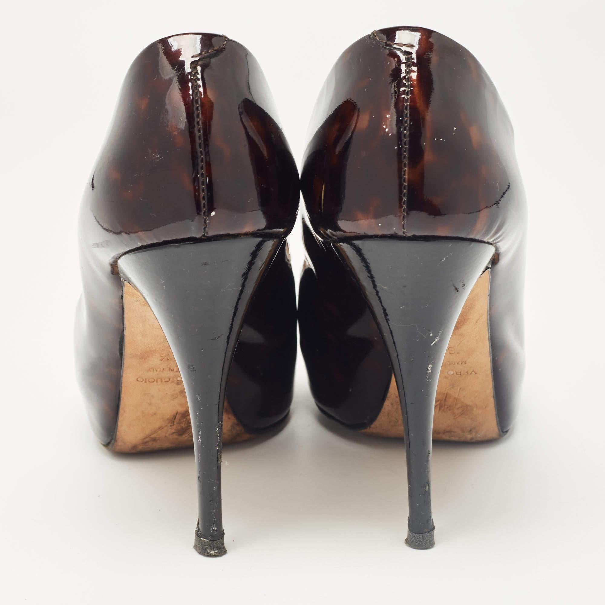 De las mujeres Giuseppe Zanotti Bombas con punta de charol estampado marrón/negro talla 38.5 en venta