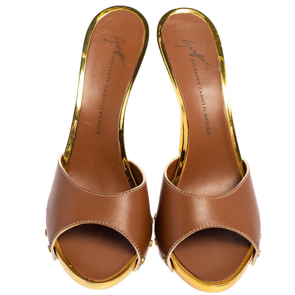 Giuseppe Zanotti Brown/Gold Leather Slide Clogs Size 41 In Good Condition For Sale In Dubai, Al Qouz 2