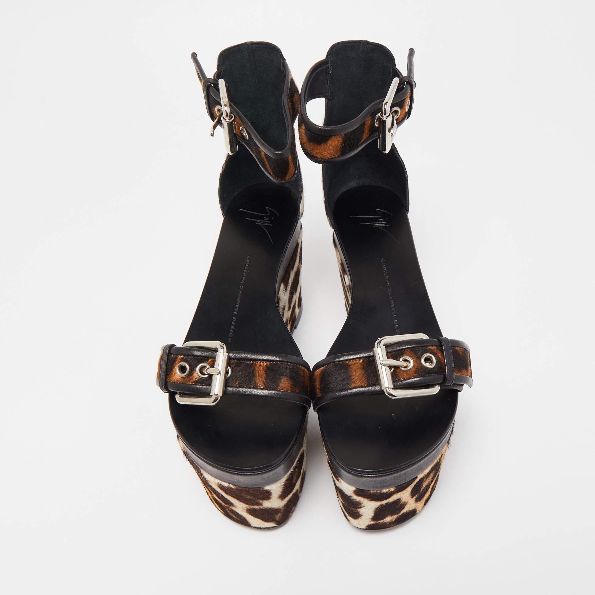 Giuseppe Zanotti Brown Leather and Calf Hair Leopard Ankle Strap Platform Sandal In New Condition In Dubai, Al Qouz 2