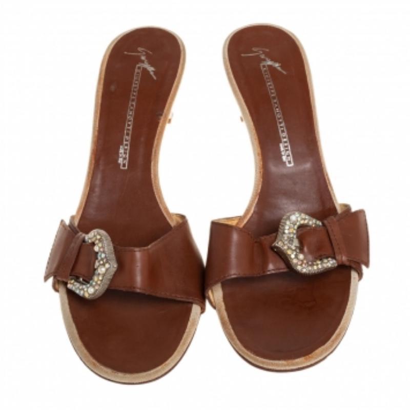 Giuseppe Zanotti Brown Leather Buckle Detail Slide Sandals Size 40 For Sale 1