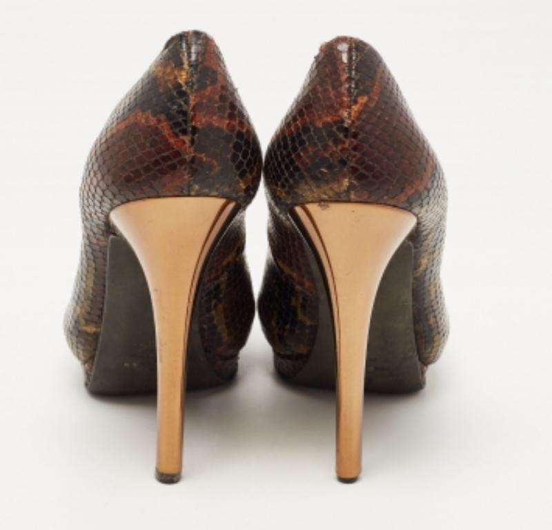 Giuseppe Zanotti Pumps in pelle marrone goffrata con pitone taglia 35 In condizioni buone in vendita a Dubai, Al Qouz 2