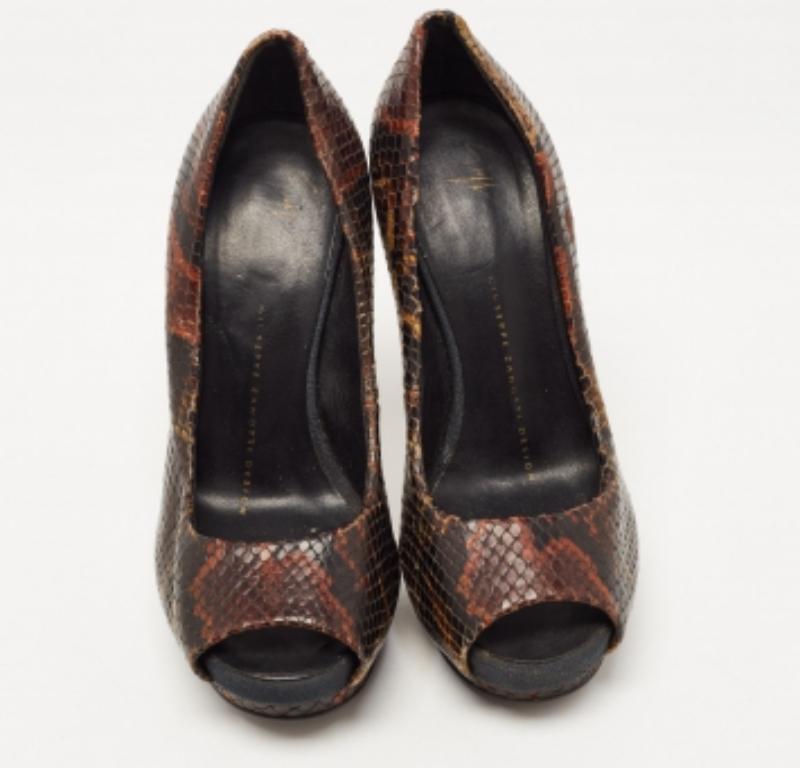 Giuseppe Zanotti Pumps in pelle marrone goffrata con pitone taglia 35 in vendita 2