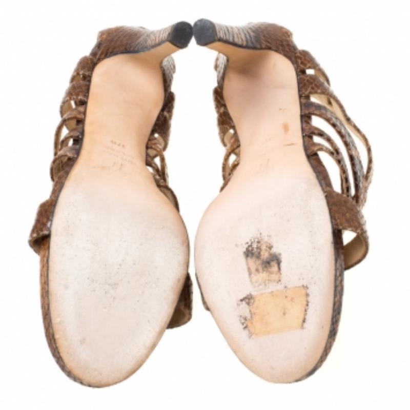 Giuseppe Zanotti Sandali in pelle goffrata pitonata marrone misura 37,5 In condizioni discrete in vendita a Dubai, Al Qouz 2