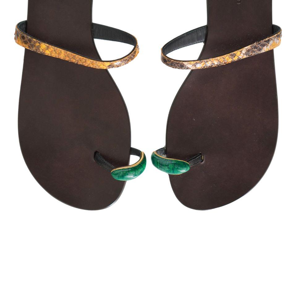 Giuseppe Zanotti Brown Snakeskin Embossed Leather Flat Sandals sz 41 Excellent état - En vente à Beverly Hills, CA