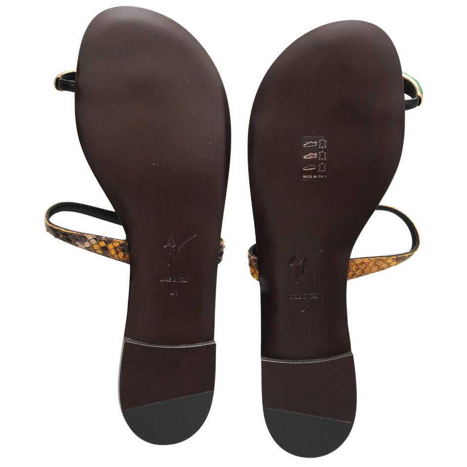Giuseppe Zanotti Brown Snakeskin Embossed Leather Flat Sandals sz 41 Pour femmes en vente