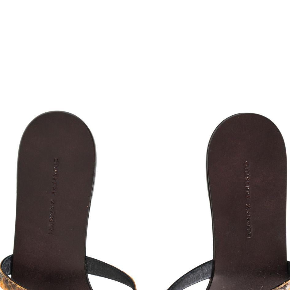 Giuseppe Zanotti Brown Snakeskin Embossed Leather Flat Sandals sz 41 en vente 1