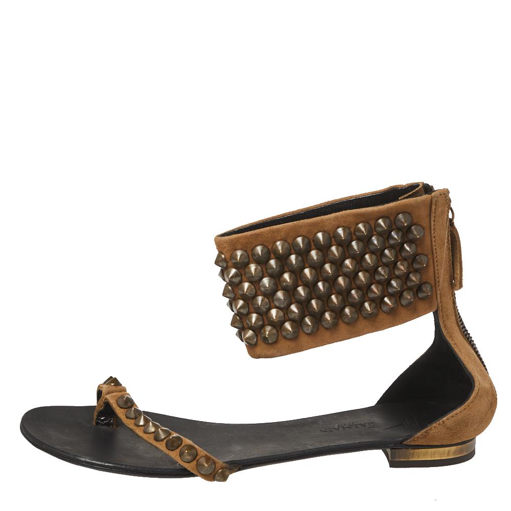 Giuseppe Zanotti Brown Suede Leather Studded Toe Ring Sandals Size 38.5 In Good Condition For Sale In Dubai, Al Qouz 2