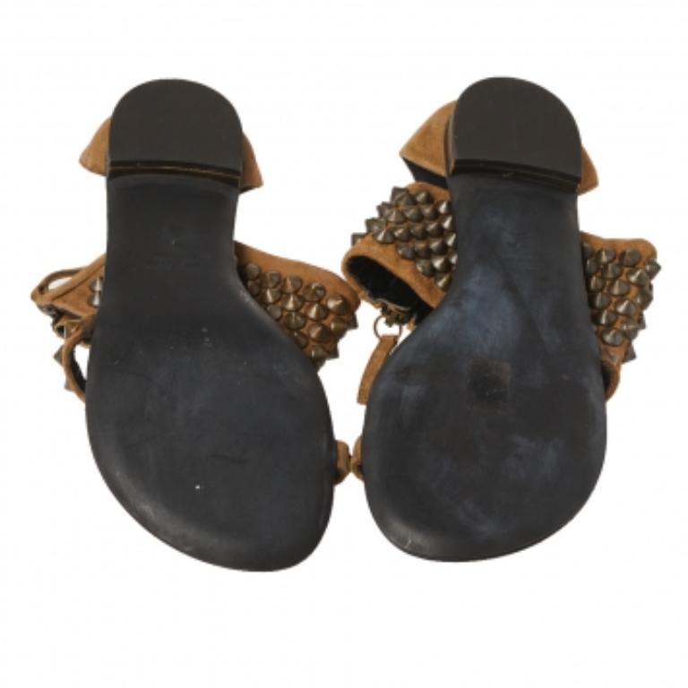 Giuseppe Zanotti Brown Suede Leather Studded Toe Ring Sandals Size 38.5 For Sale 2