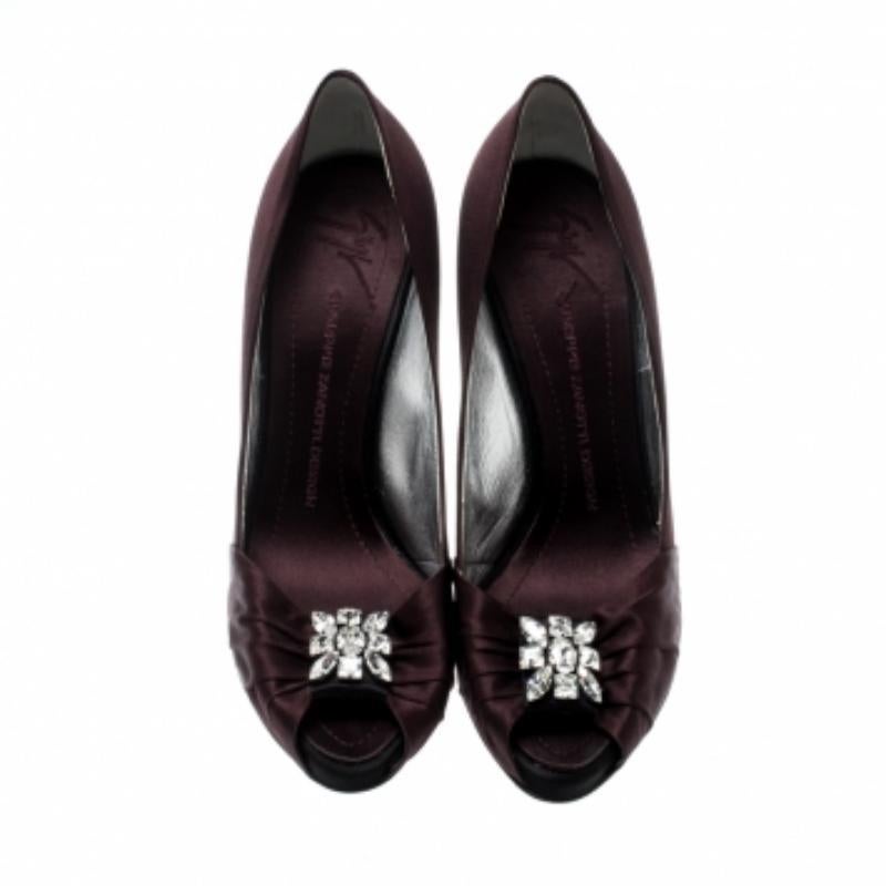 Giuseppe Zanotti - raso borgogna - Pumps Peep Toe impreziosite Taglia 40 in vendita 2