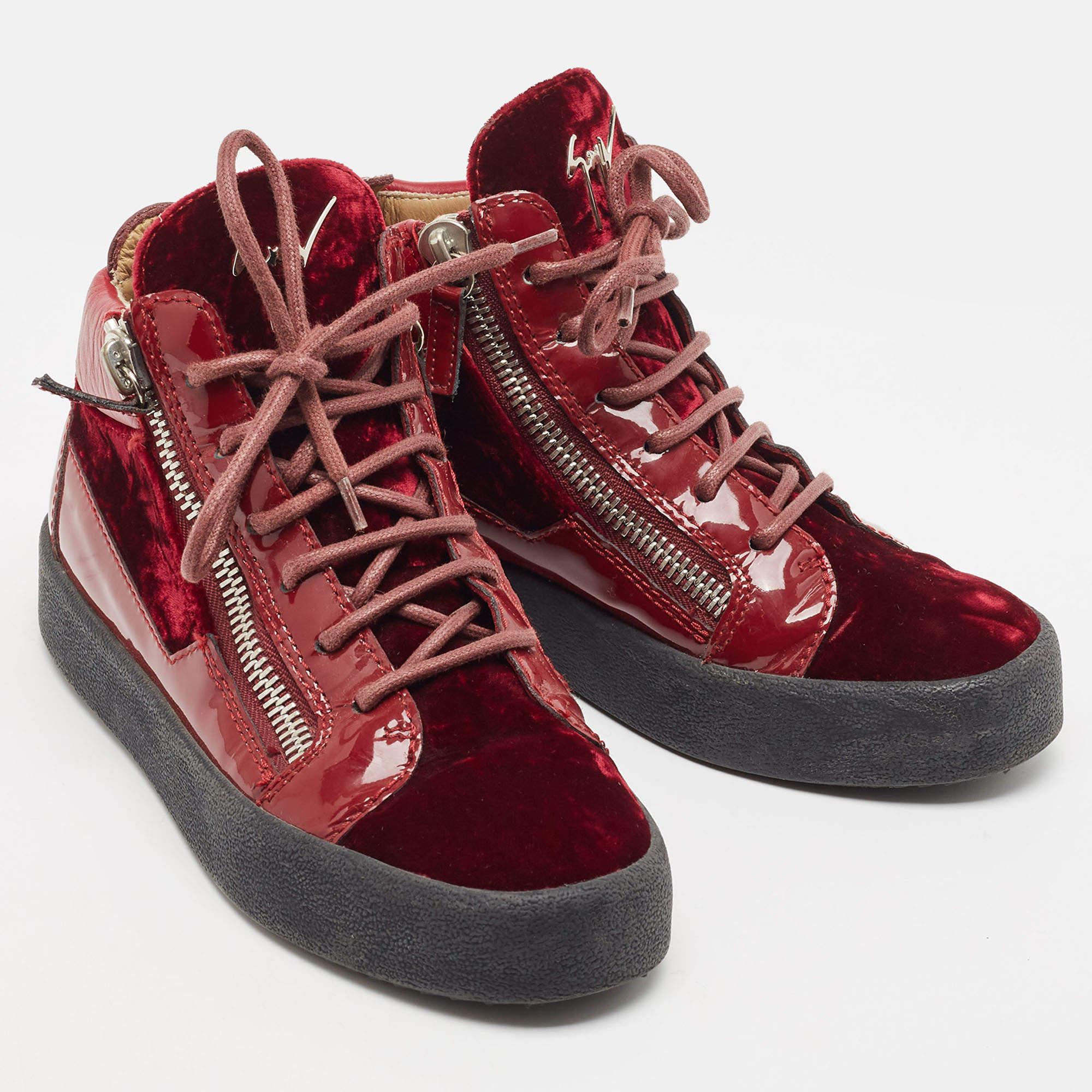Giuseppe Zanotti Zapatillas altas Frankie de terciopelo y charol burdeos Talla 37 en Bueno estado para la venta en Dubai, Al Qouz 2