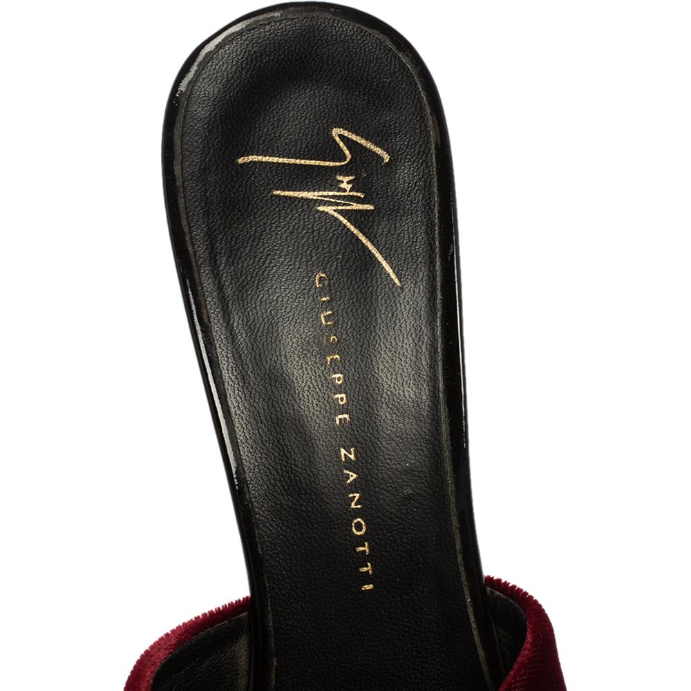 Black Giuseppe Zanotti Burgundy Velvet Knot Slide Sandals Size 36