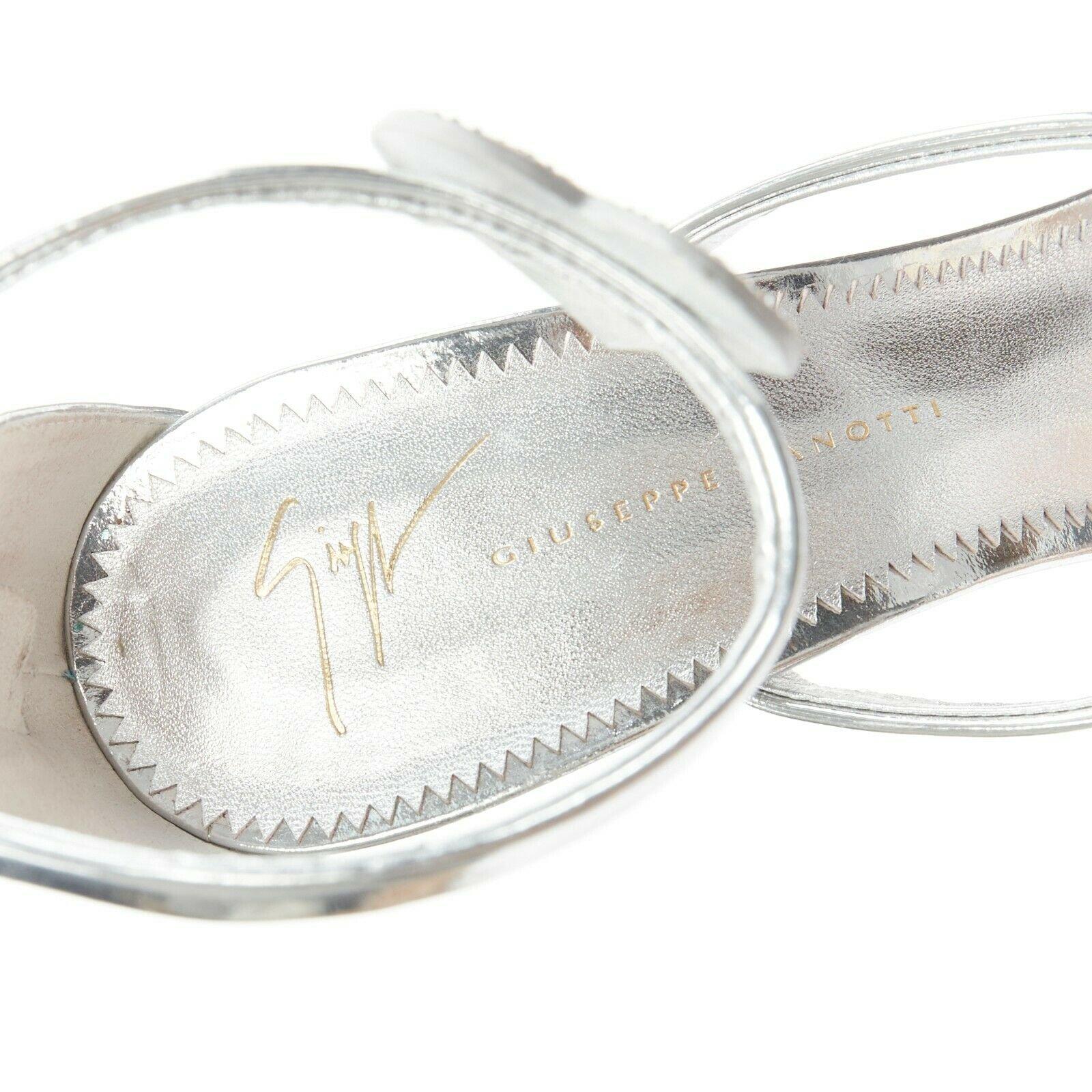 GIUSEPPE ZANOTTI Sandalias de tacón Coline de piel plateada con corazón de cristal EU39 5