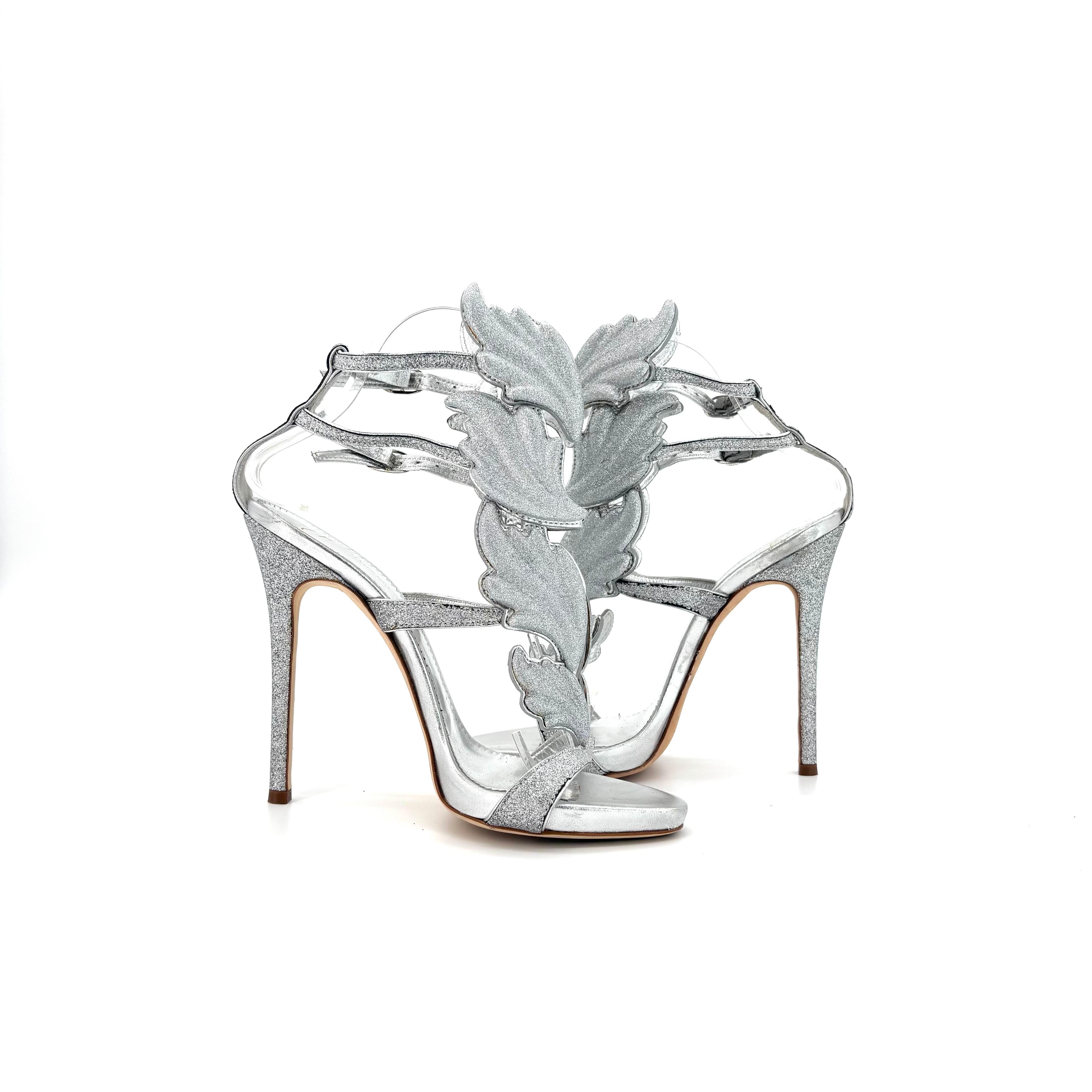 Giuseppe Zanotti Cruel Coline Sandalias de tiras con alas de metal y purpurina plateadas 37 Plata en venta