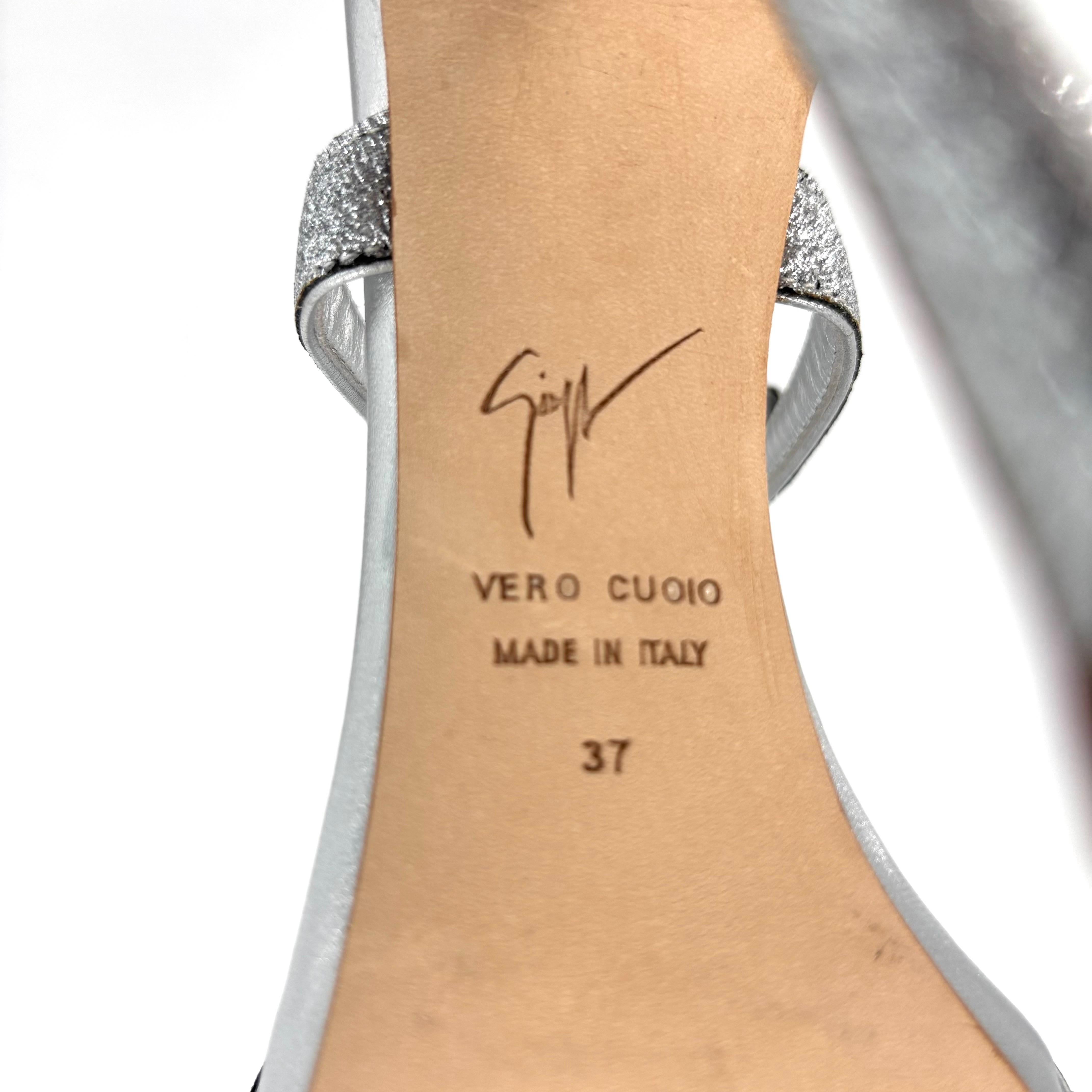 Giuseppe Zanotti Cruel Coline Sandalias de tiras con alas de metal y purpurina plateadas 37 en venta 2