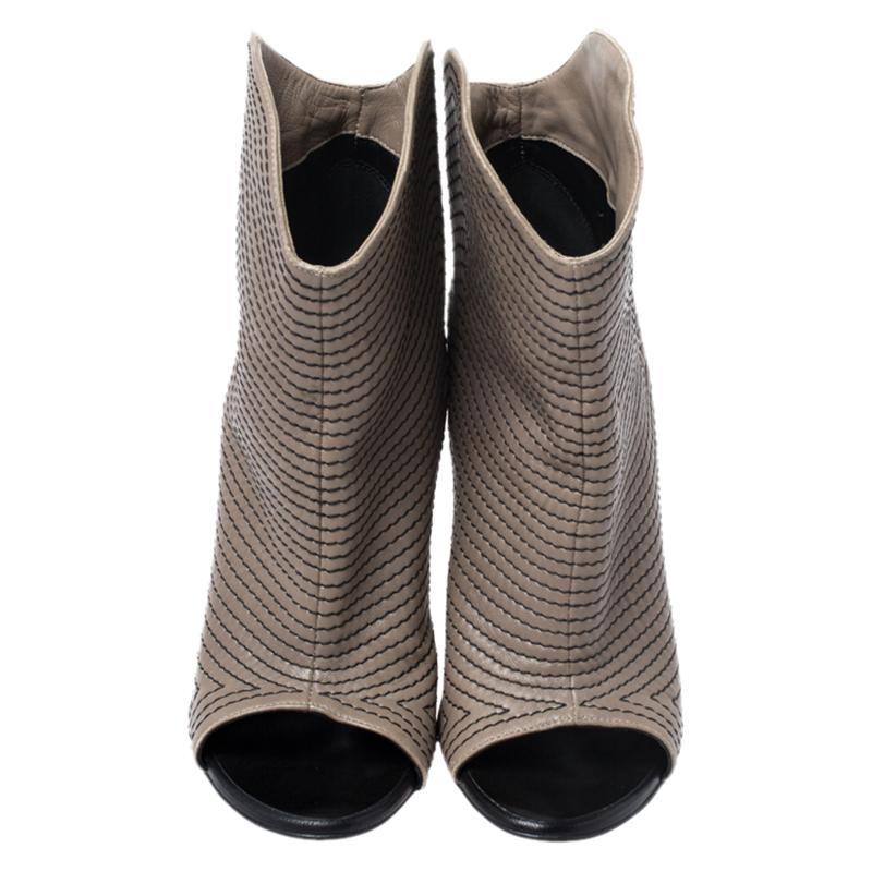 Giuseppe Zanotti Dark Beige Stitch Detail Leather Peep Toe Ankle Bootie Size37.5 In Good Condition For Sale In Dubai, Al Qouz 2