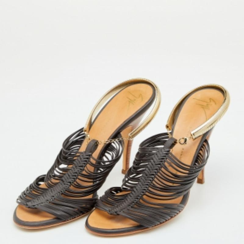 Marron Giuseppe Zanotti Sandales en cuir à lanières marron foncé Taille 38 en vente
