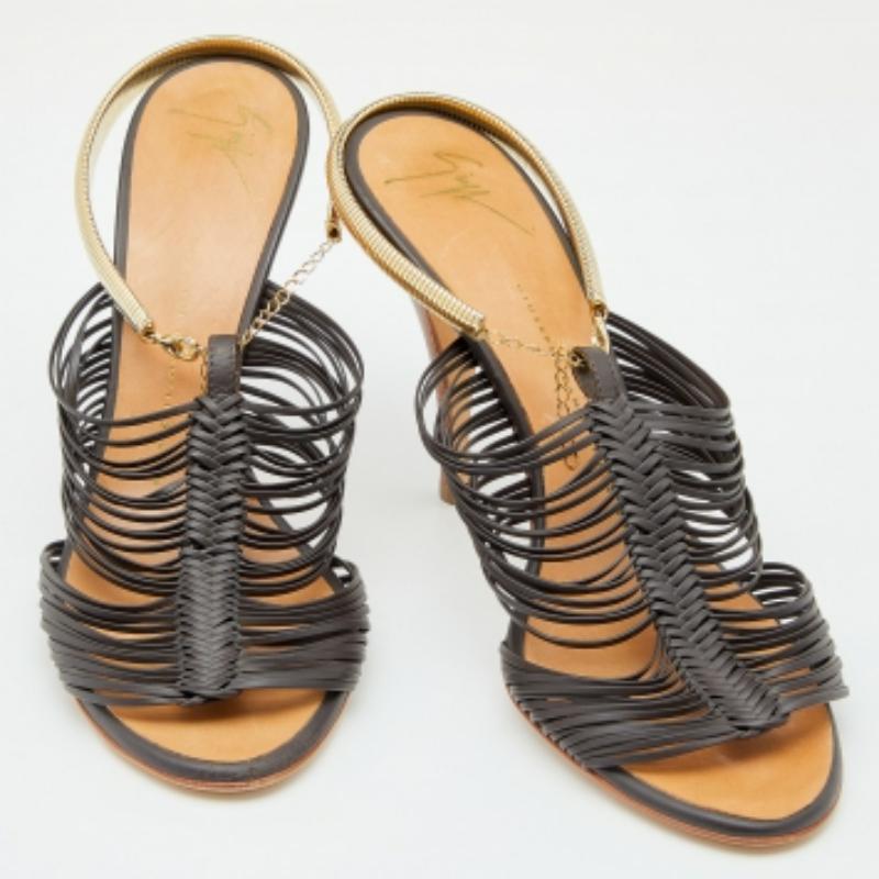 Giuseppe Zanotti Sandales en cuir à lanières marron foncé Taille 38 en vente 2