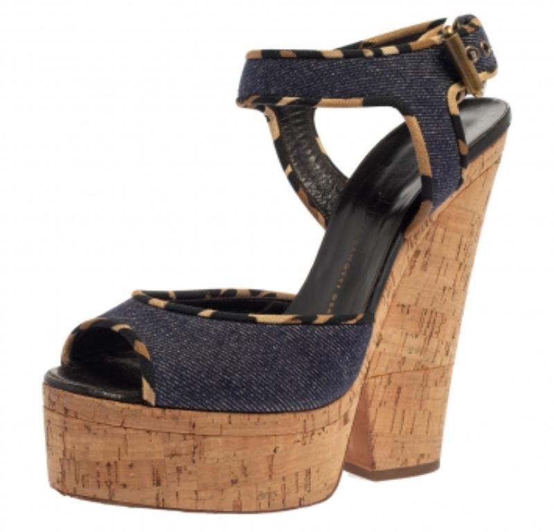 Giuseppe Zanotti Dark Wash Denim Cork Heel Platform Wedge Sandals Size 39 In Fair Condition For Sale In Dubai, Al Qouz 2