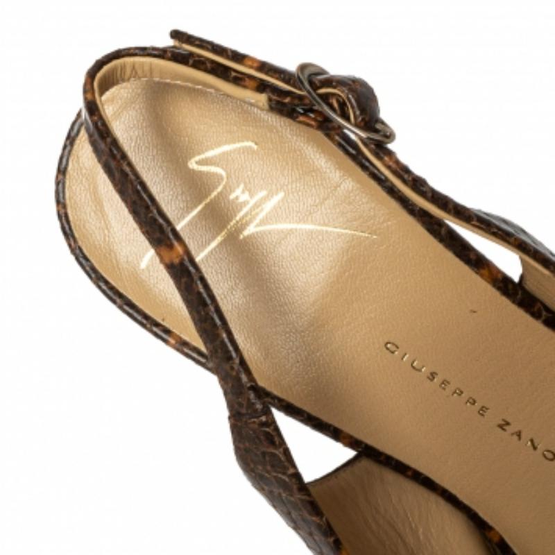 Black Giuseppe Zanotti Embossed Leather Platform Peep Toe Slingback Sandals Size 37 For Sale