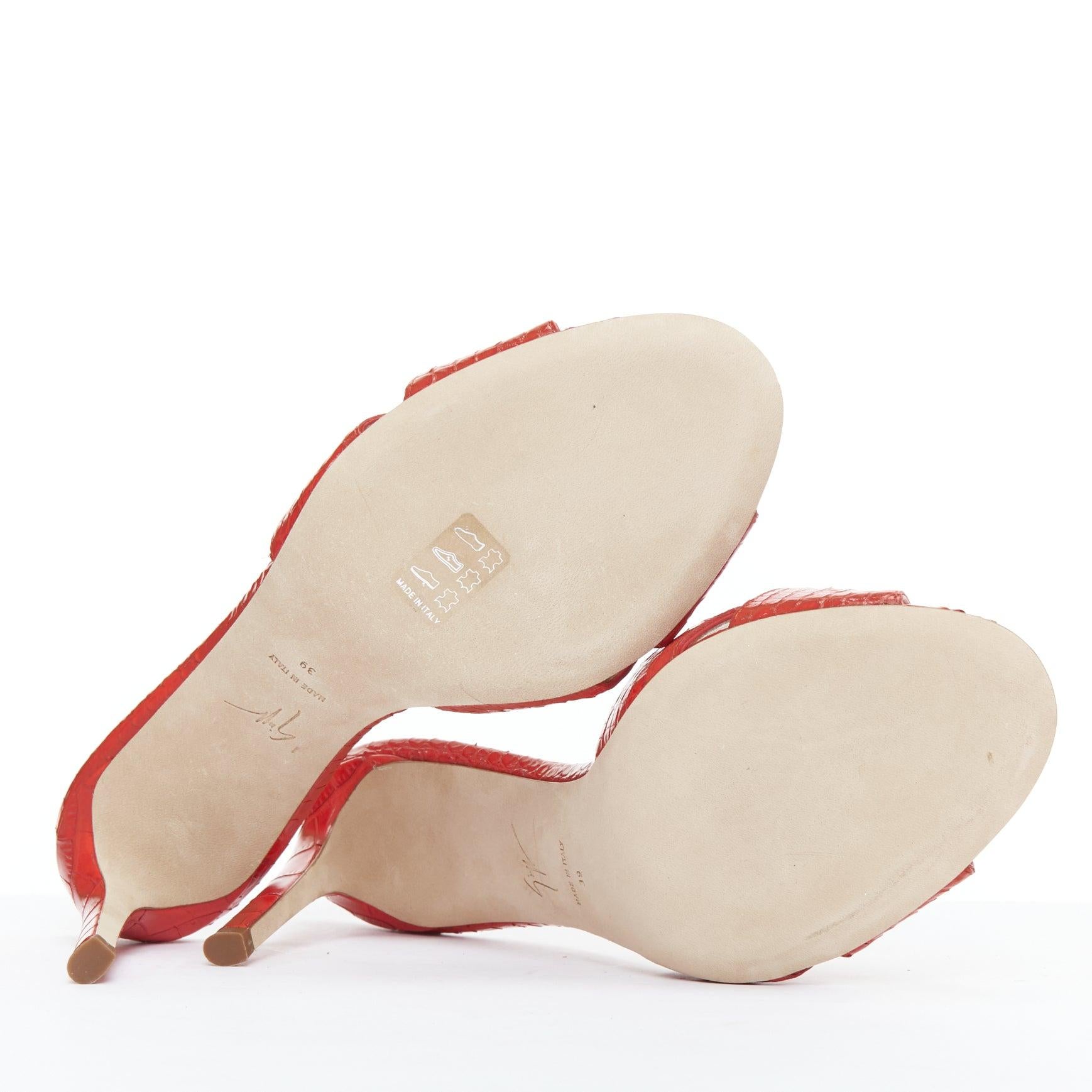 GIUSEPPE ZANOTTI Felicia sandale mule croisée en cuir rouge embossé EU39 en vente 6