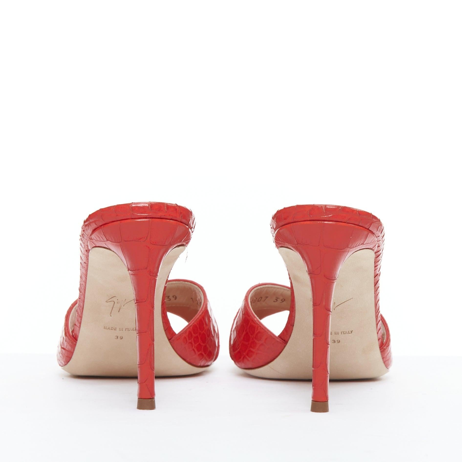 GIUSEPPE ZANOTTI Felicia sandale mule croisée en cuir rouge embossé EU39 Pour femmes en vente