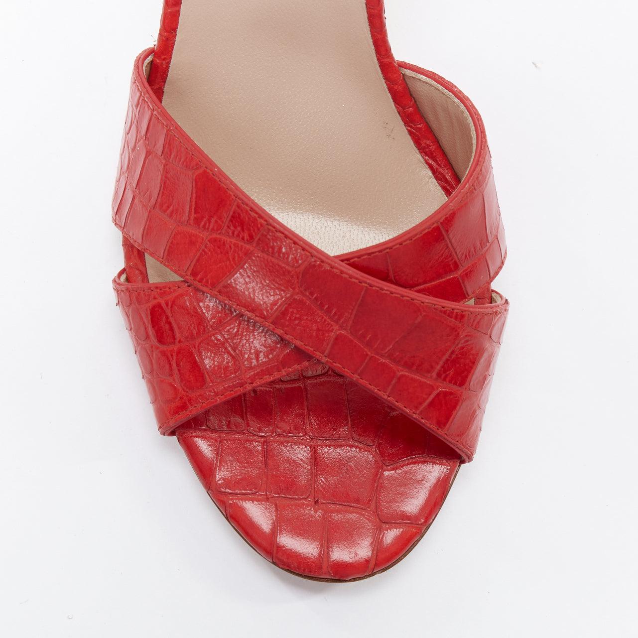 GIUSEPPE ZANOTTI Felicia sandale mule croisée en cuir rouge embossé EU39 en vente 1
