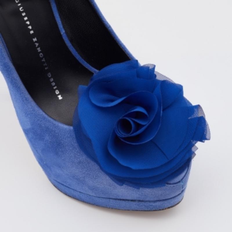 Giuseppe Zanotti escarpins à plateforme avec appliques florales à bout ouvert taille 37 Pour femmes en vente