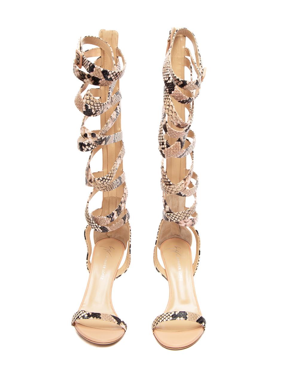 Giuseppe Zanotti for Jenifer Lopez Beige Strappy Gladiator Sandals Size IT 38.5 Bon état - En vente à London, GB