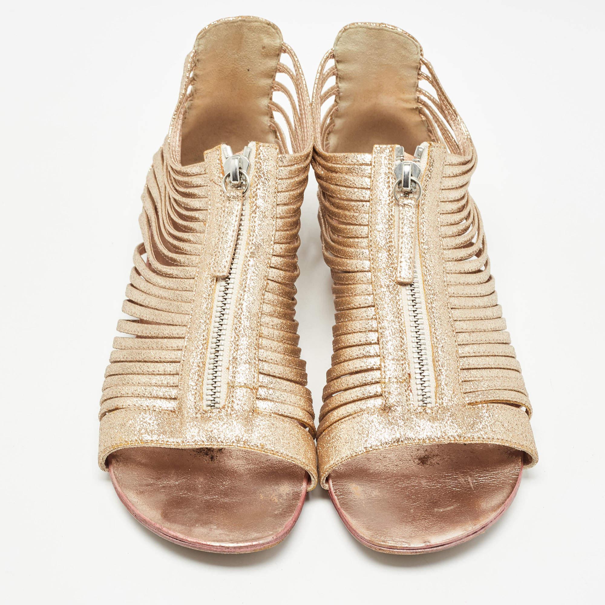 Giuseppe Zanotti Gold Glitter Zipped Caged Flat Sandals Size 36 In Fair Condition For Sale In Dubai, Al Qouz 2