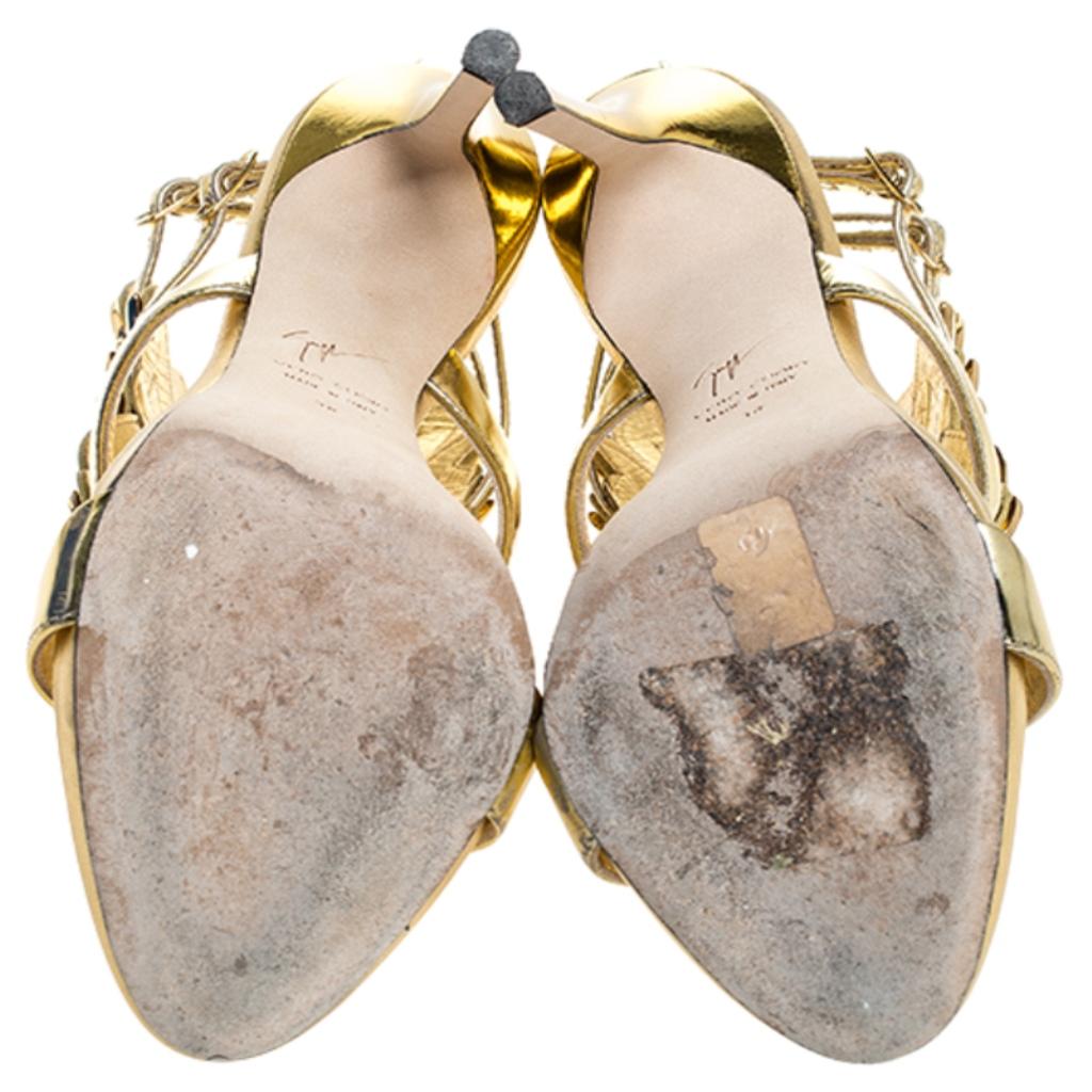 Giuseppe Zanotti Gold Leather Baroque Leaf Sandals Size 38 In Good Condition In Dubai, Al Qouz 2