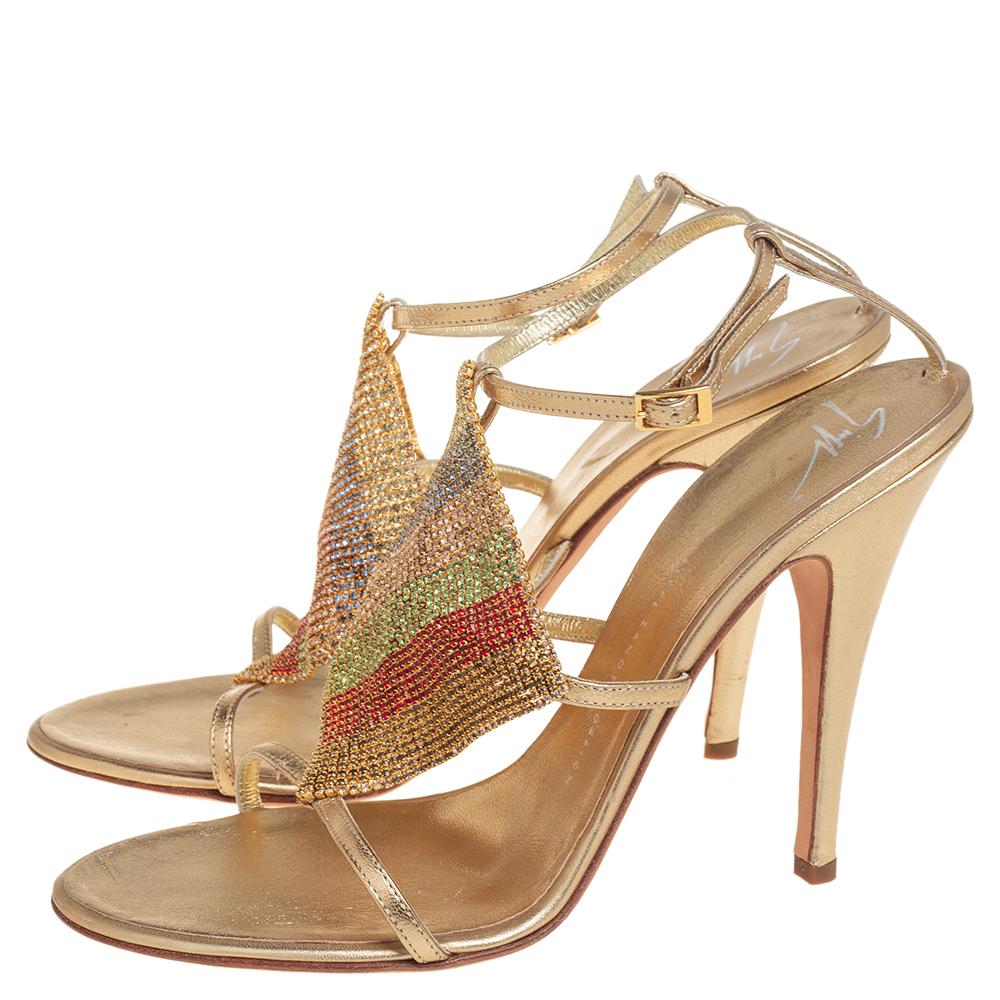 Giuseppe Zanotti Gold Leather Crystal Embellished Sandals Size 41 In Good Condition For Sale In Dubai, Al Qouz 2