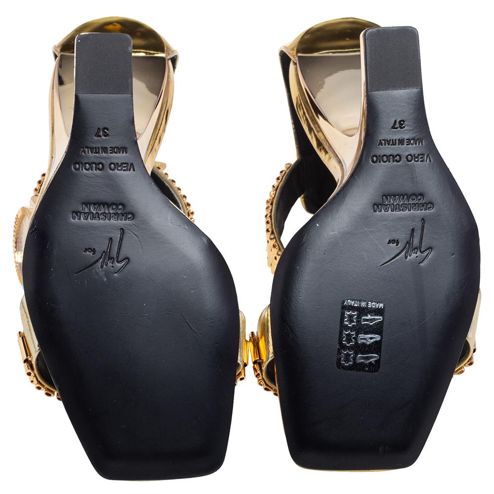 Giuseppe Zanotti Gold Leather Gzxcowan Ankle Strap Sandals Size 37 In Good Condition In Dubai, Al Qouz 2