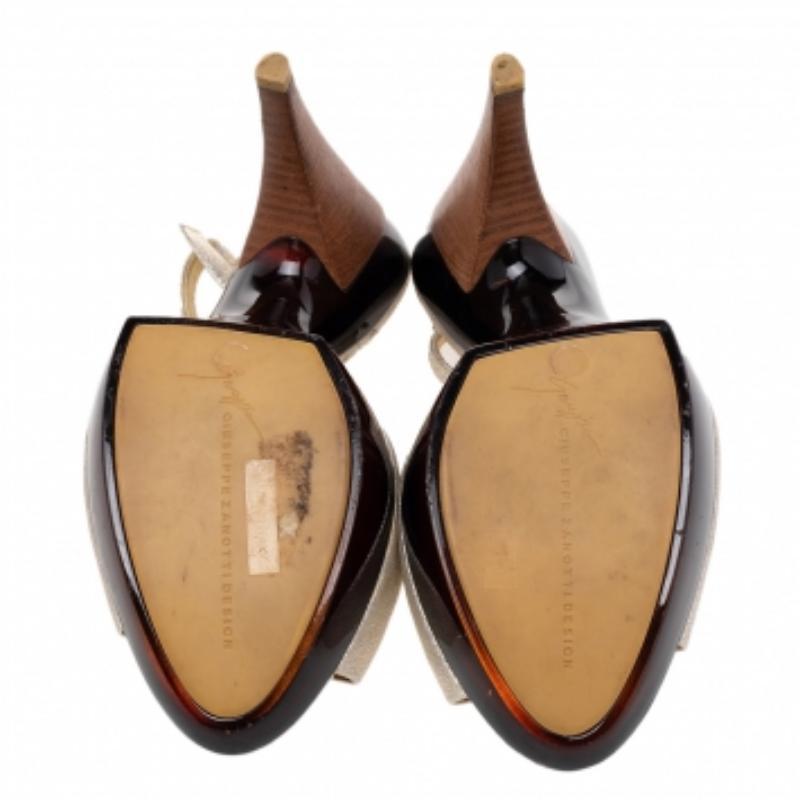 Marron Giuseppe Zanotti escarpins en cuir doré à bout ouvert et bride arrière, taille 39 en vente