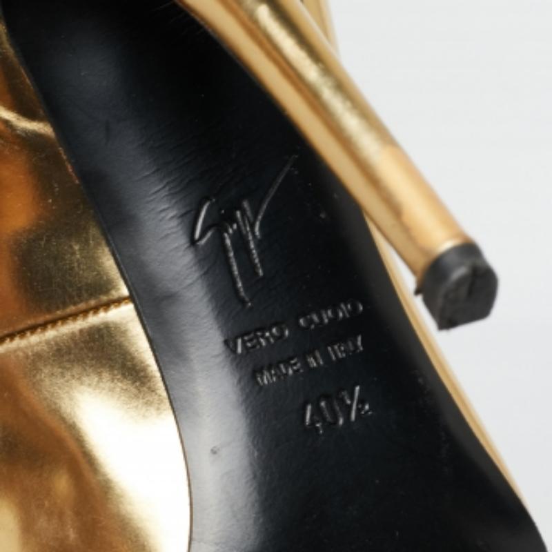 Giuseppe Zanotti escarpins à bout pointu en cuir doré taille 40,5 en vente 1
